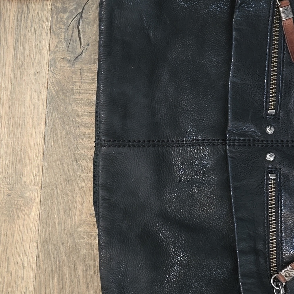 The SAK Sanibel Bag Black Leather With Brown Straps - Picture 3 of 11